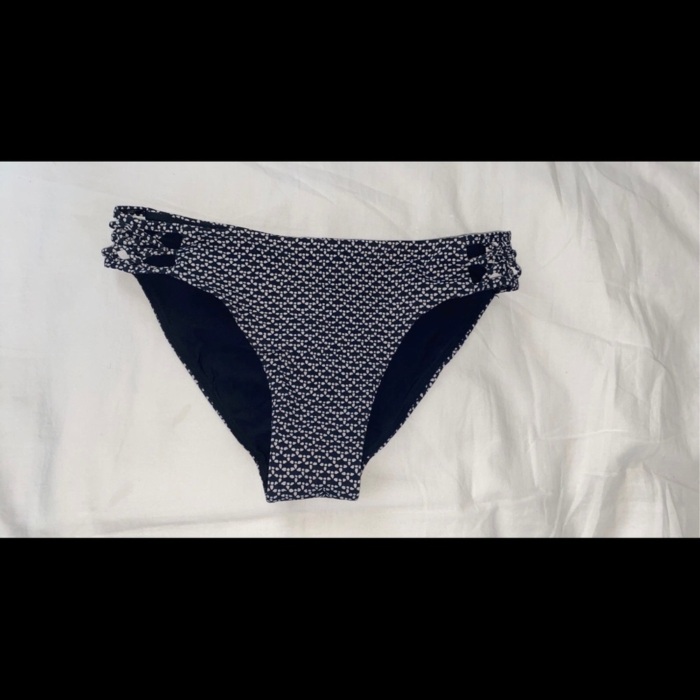 LULULEMON SWIM BOTTOMS
